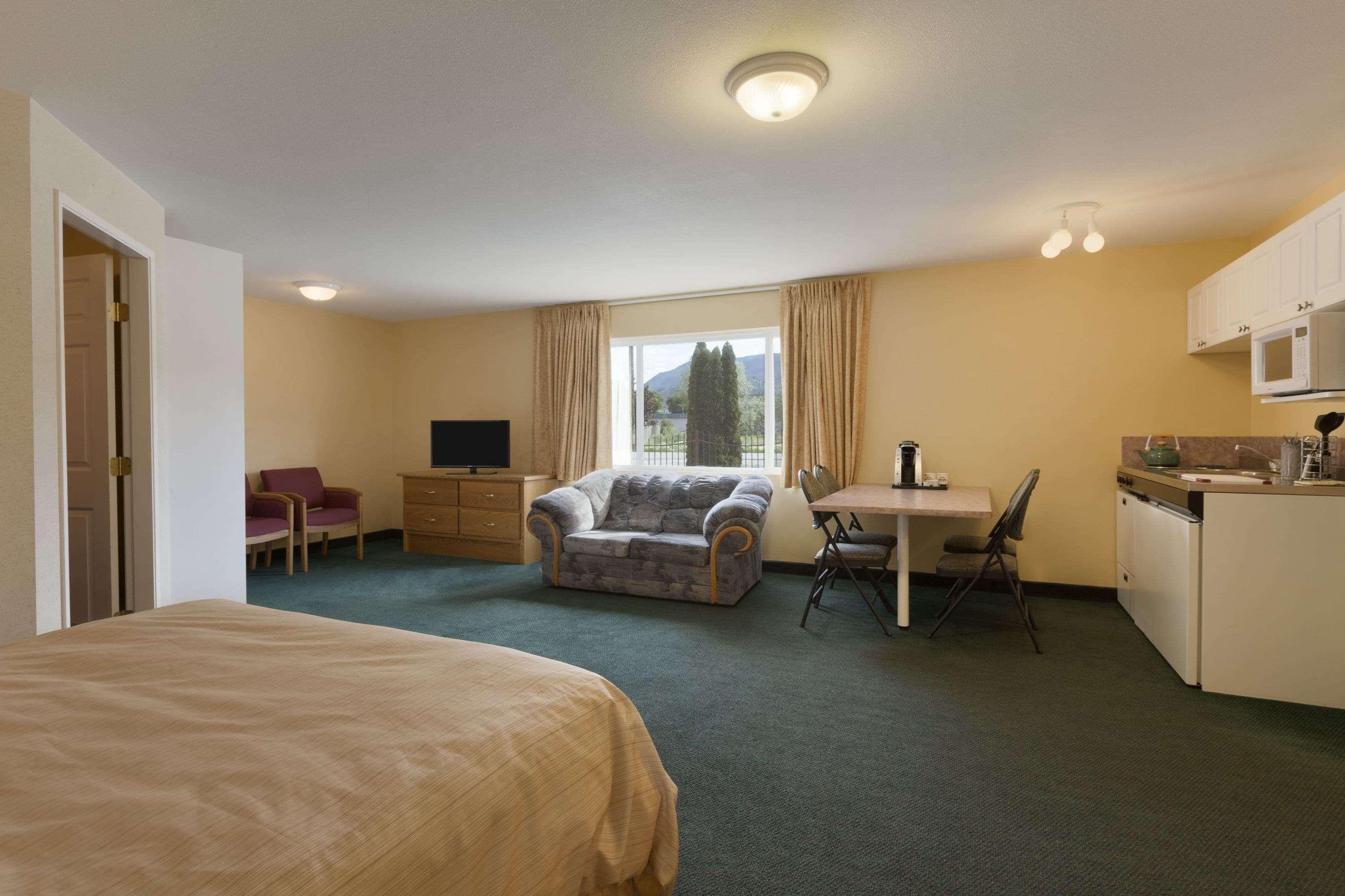 Days Inn By Wyndham Penticton Conference Centre Экстерьер фото