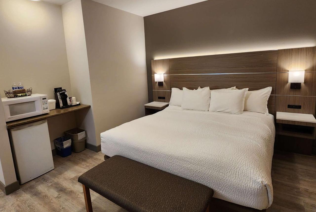 Days Inn By Wyndham Penticton Conference Centre Экстерьер фото
