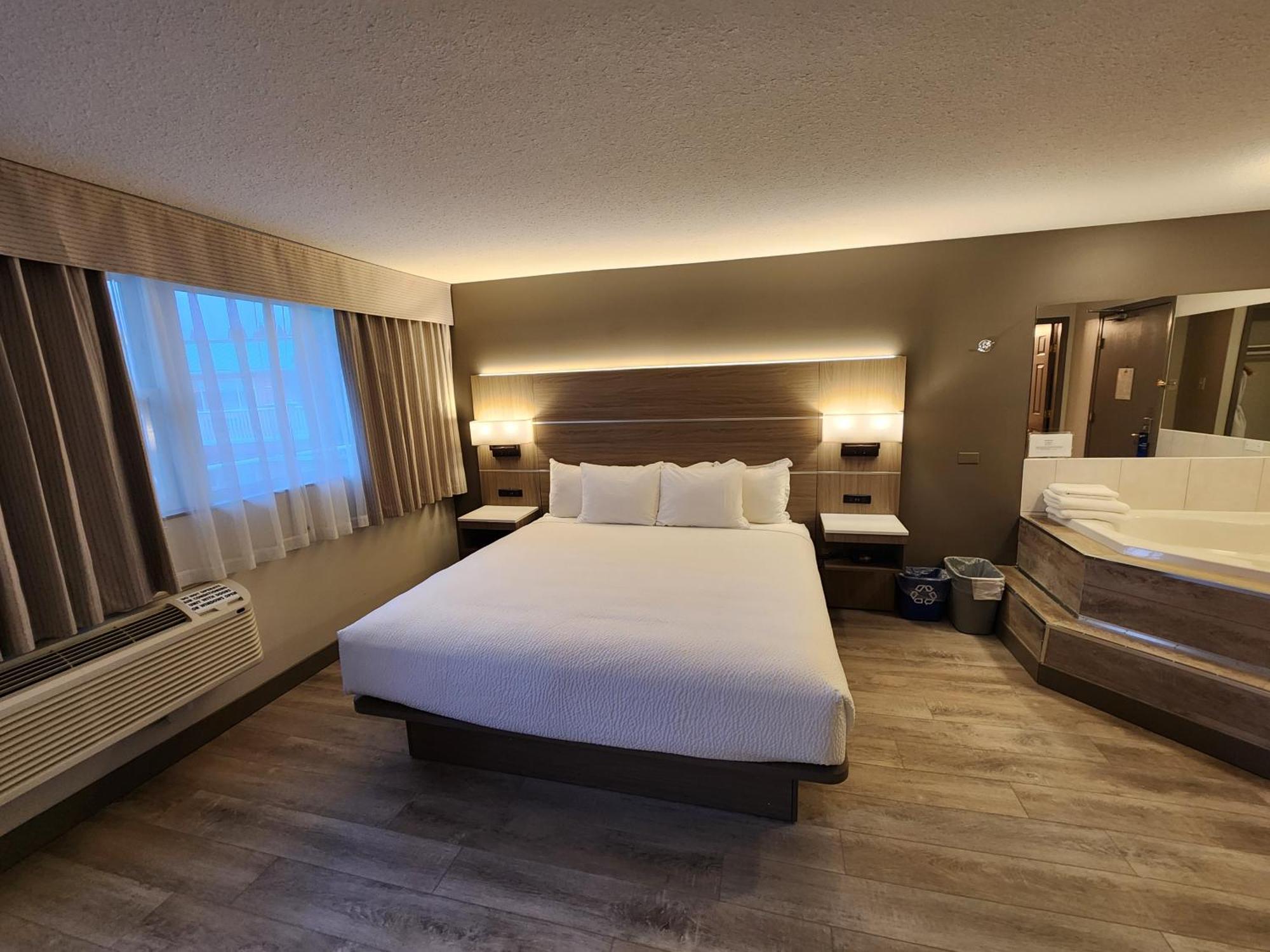 Days Inn By Wyndham Penticton Conference Centre Экстерьер фото