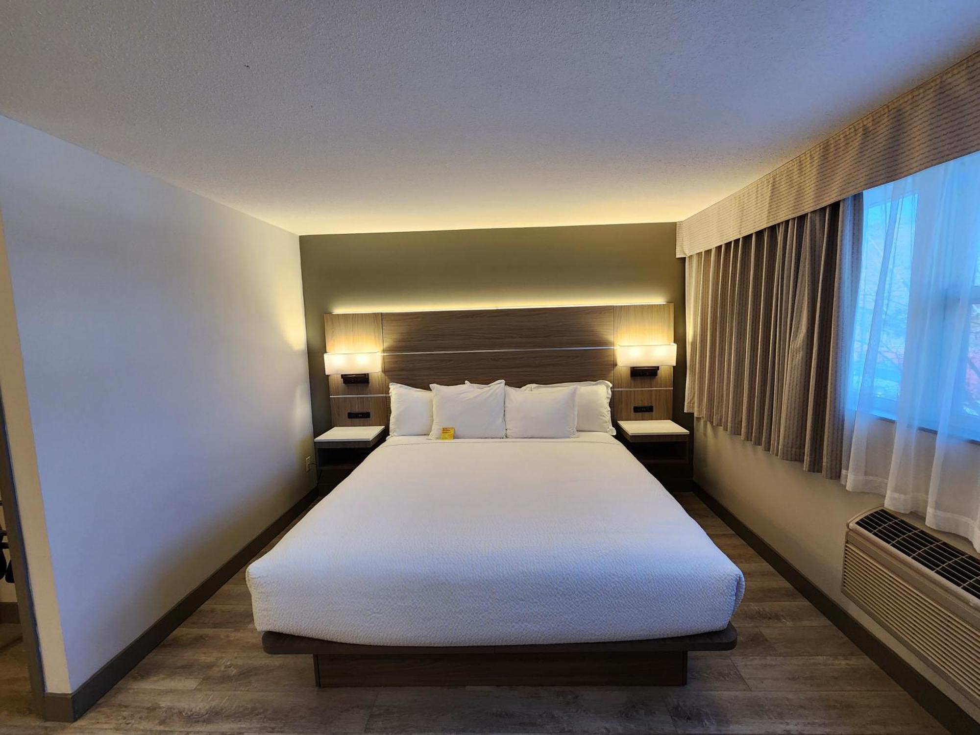 Days Inn By Wyndham Penticton Conference Centre Экстерьер фото