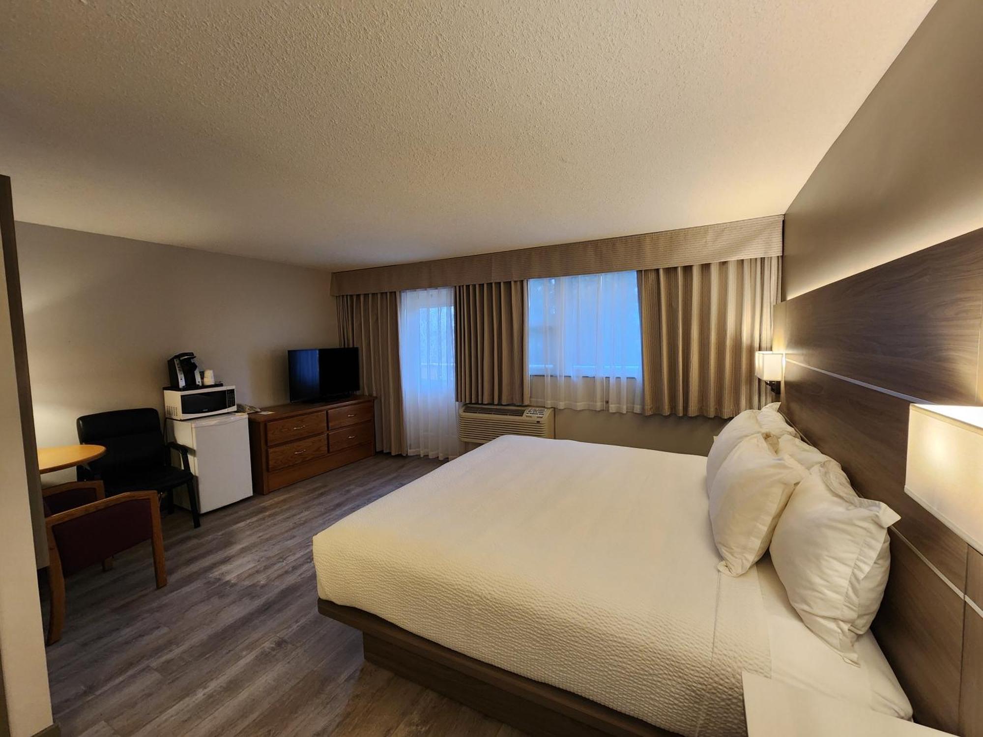 Days Inn By Wyndham Penticton Conference Centre Экстерьер фото