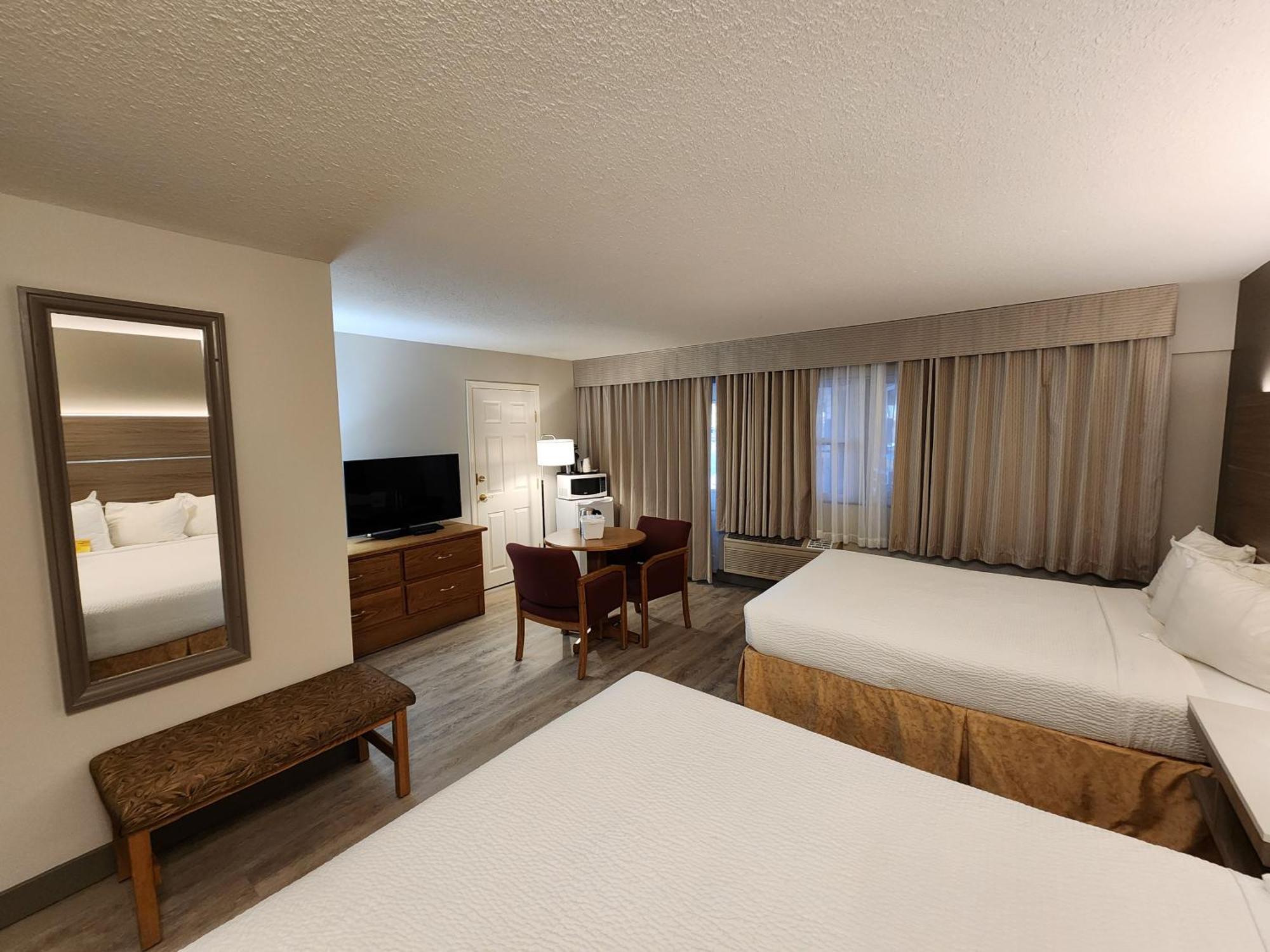Days Inn By Wyndham Penticton Conference Centre Экстерьер фото