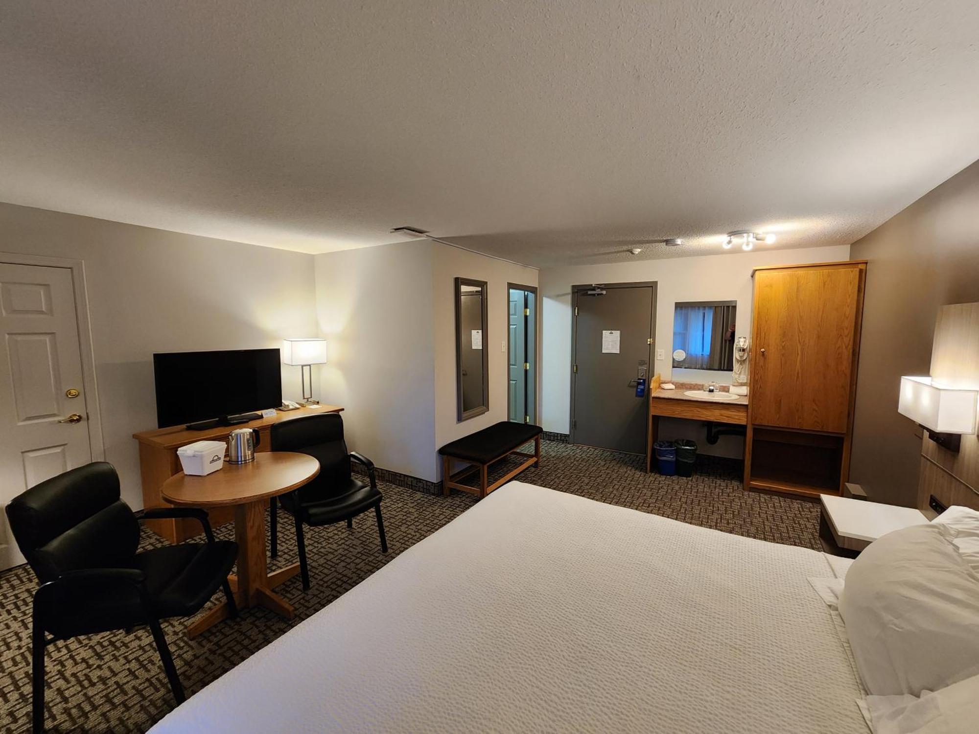 Days Inn By Wyndham Penticton Conference Centre Экстерьер фото